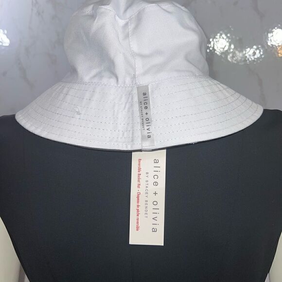NWT Reversible Alice & Olivia Bucket Hat - Picture 4 of 7